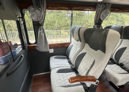 Mini Coach – 27/29/33 Seater