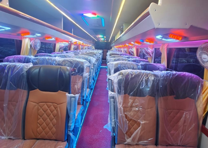 66 Seater Luxury Bus
